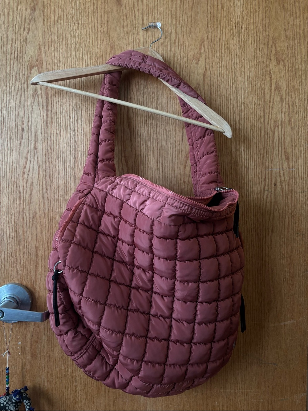 Free People Quilted Puffer Hobo
Bag Dusty Rose/mauve color
